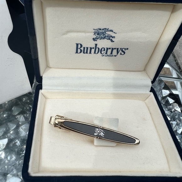 🔹️BURBERRYS🔹️ VINTAGE TIE PIN/ clip WITH CASE ✨️🖤 - Picture 1 of 9